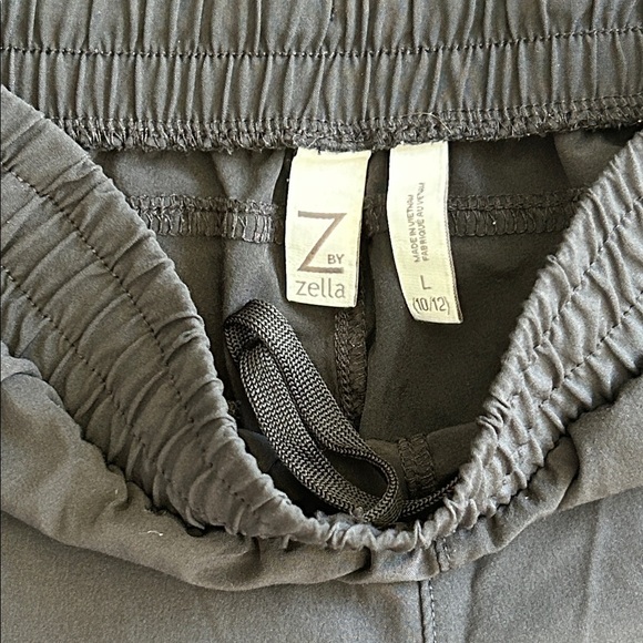 Zella Kids Navy Shorts - Picture 2 of 4